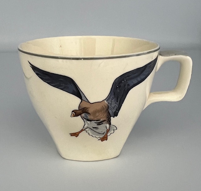 Midwinter Wild Geese TV Tray & Cup - Image 3