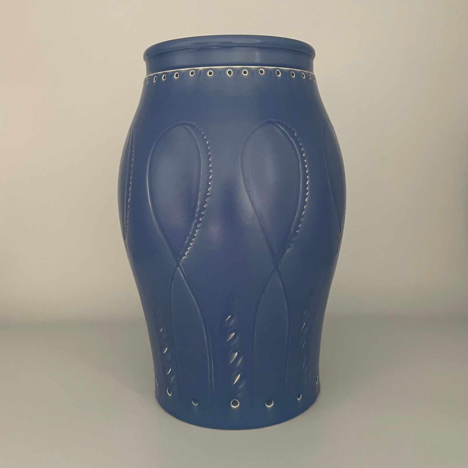 Susie Cooper Crown Works Studioware Vase pattern 528 c1932 - Image 3