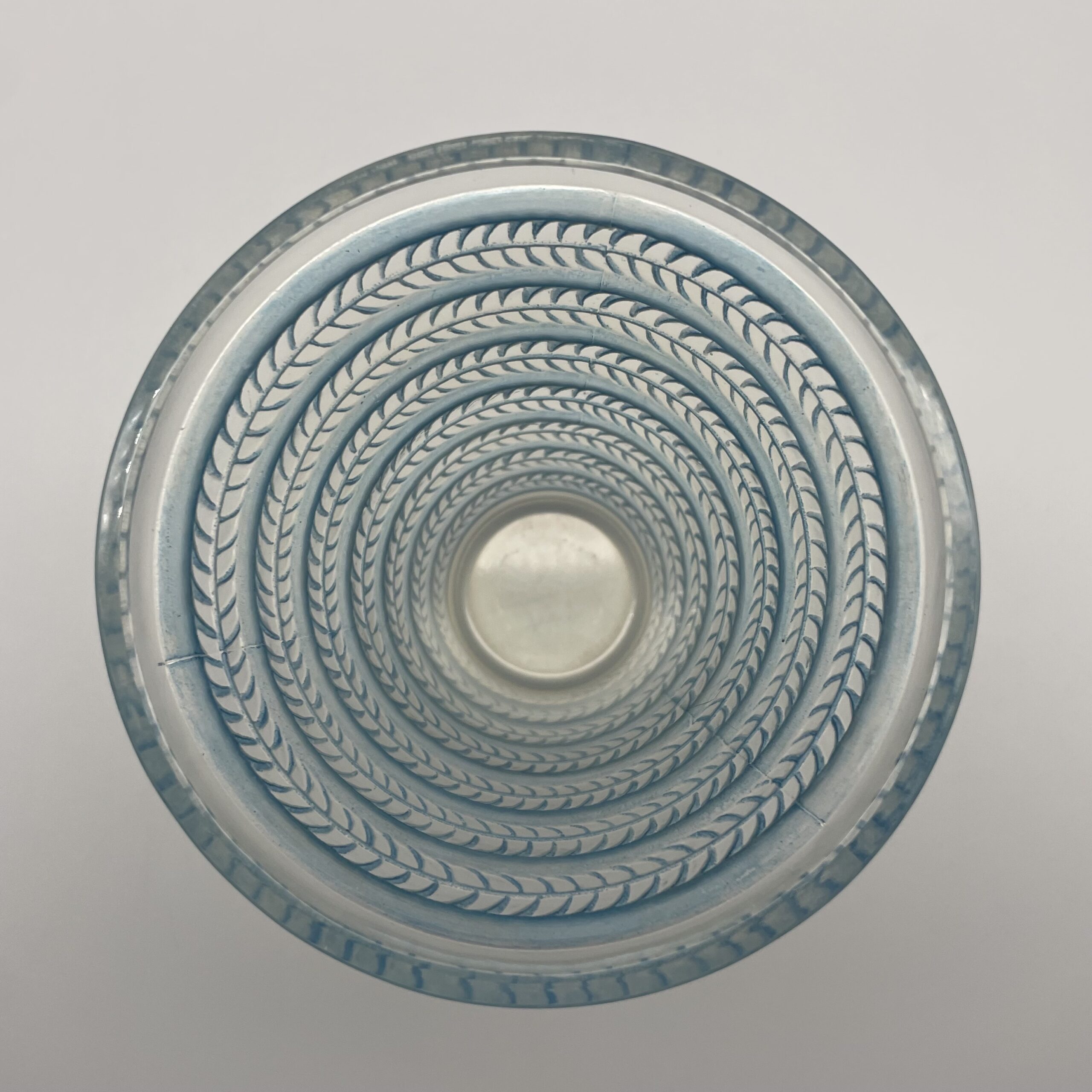 Rene Lalique Cytise Vase - Image 4