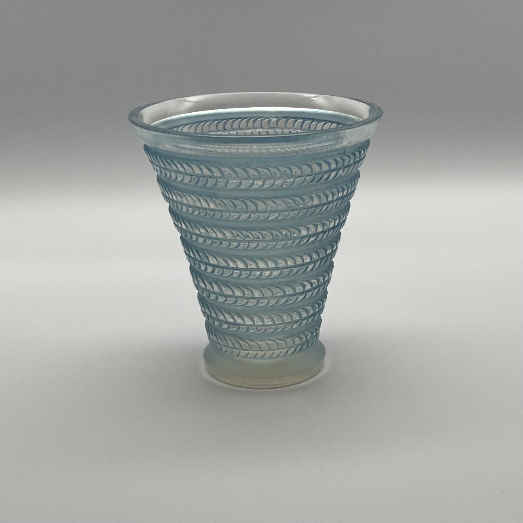 Rene Lalique Cytise Vase - Image 5